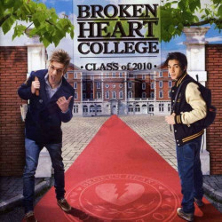 Acquista Broken Heart College - Class of 2010 a soli 3,90 € su Capitanstock 