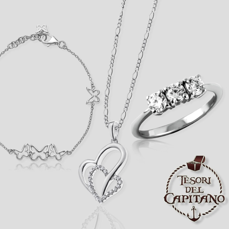 Treasures of the Captain Jewelery Woman: Offer| CapitanStock